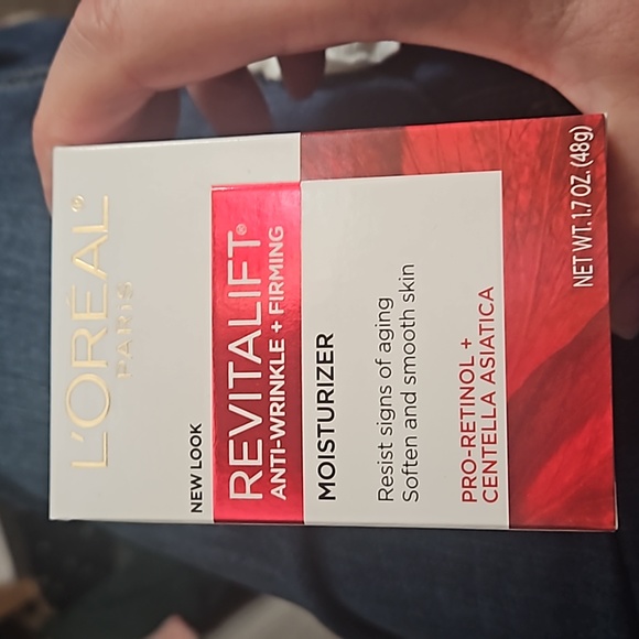 NWT Loreal revitalift anti wrinkle and firming moisturizer 1.7 oz fragrance free - Picture 1 of 4